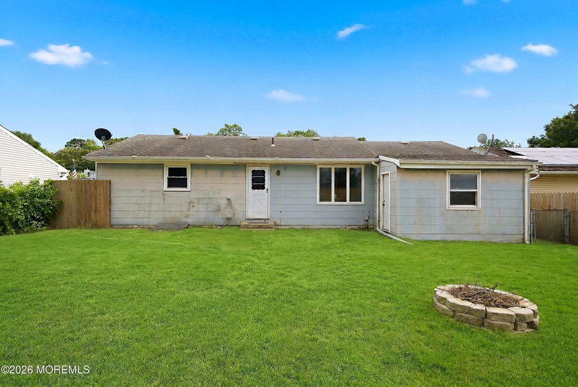 Welcome home to this beautifully updated 2-bedroom home - photo 15