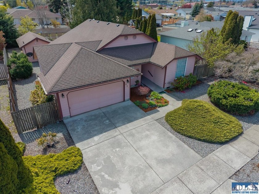 This 3 bed, 3 bath beautifully maintained home has it all! Close - photo 3