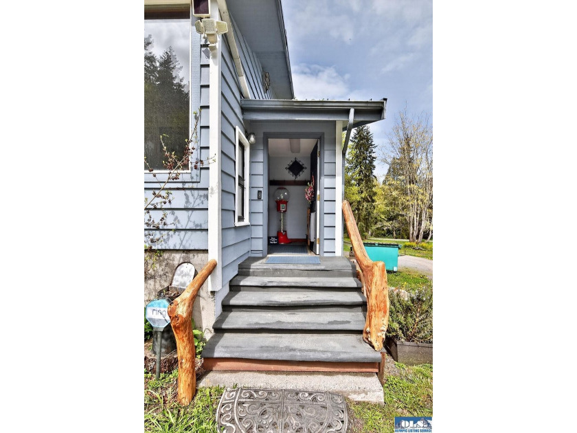 Welcome to your private Olympic Peninsula retreat. Set on 7.87 - photo 8