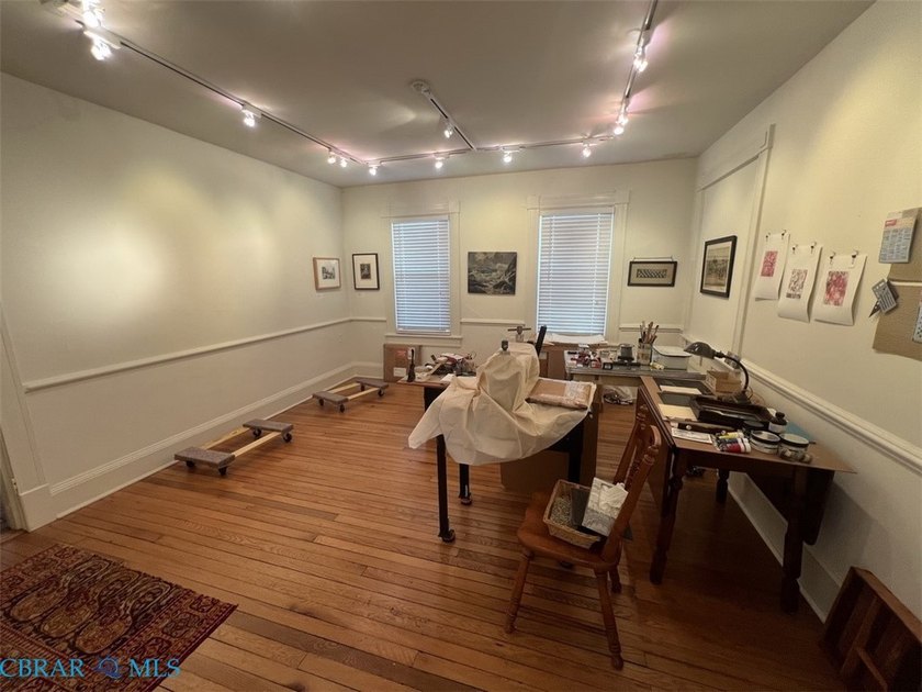 Large Victorian home in Historic District on Virginia Street - photo 6