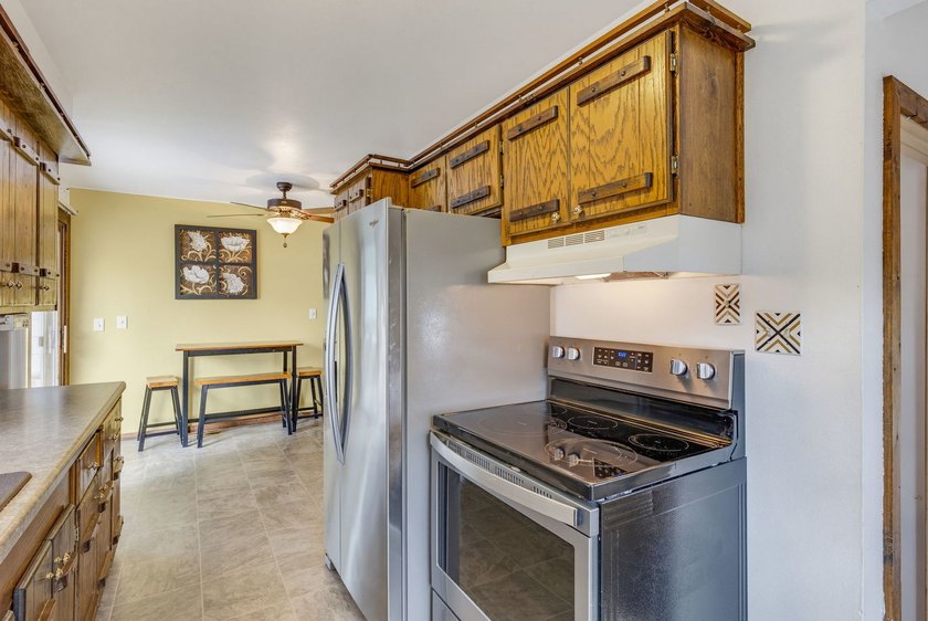 Move right into this beautifully maintained ranch in a fantastic - photo 10