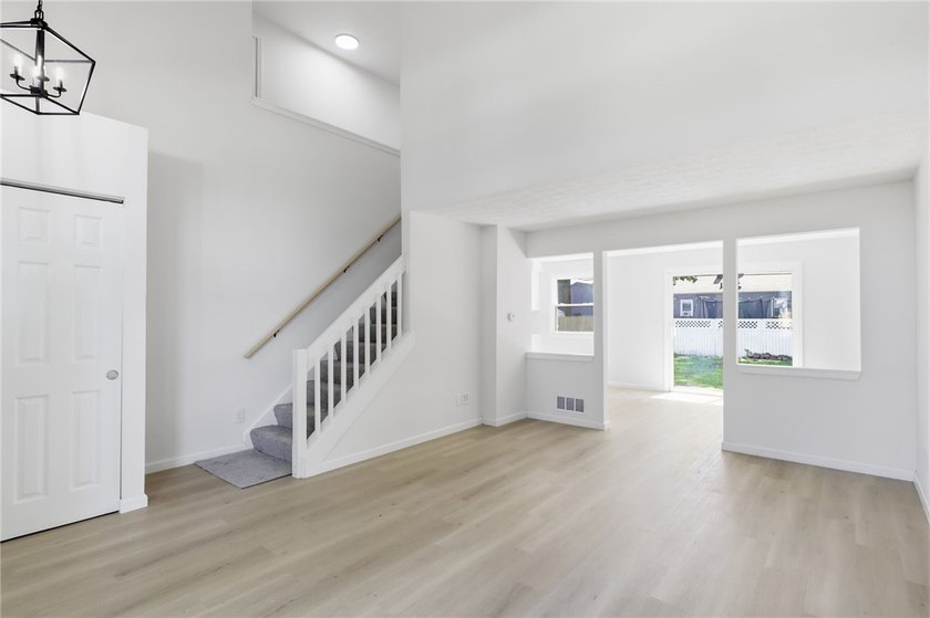 Welcome to 163 Sparling Drive! This 3-bedroom, 1.5-bath home - photo 4