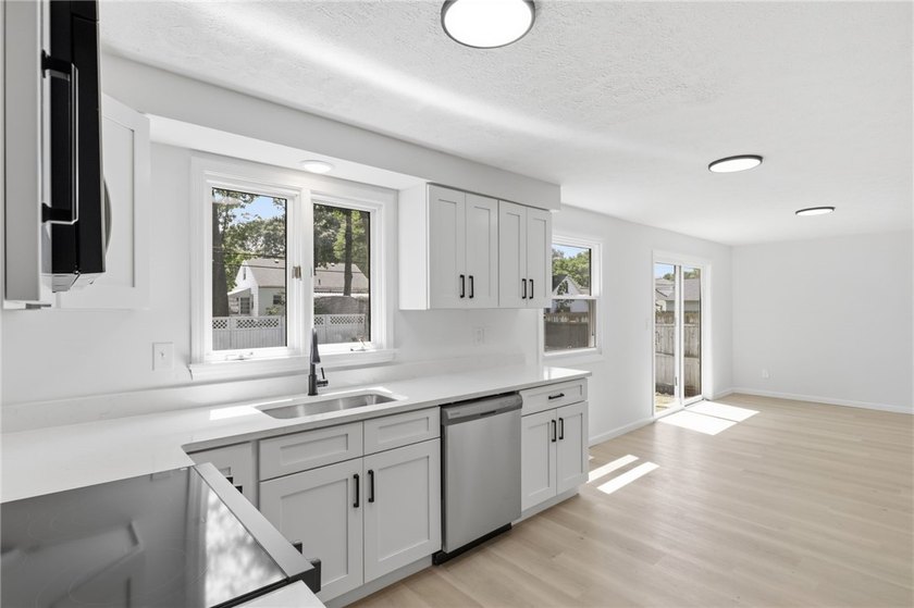 Welcome to 163 Sparling Drive! This 3-bedroom, 1.5-bath home - photo 9