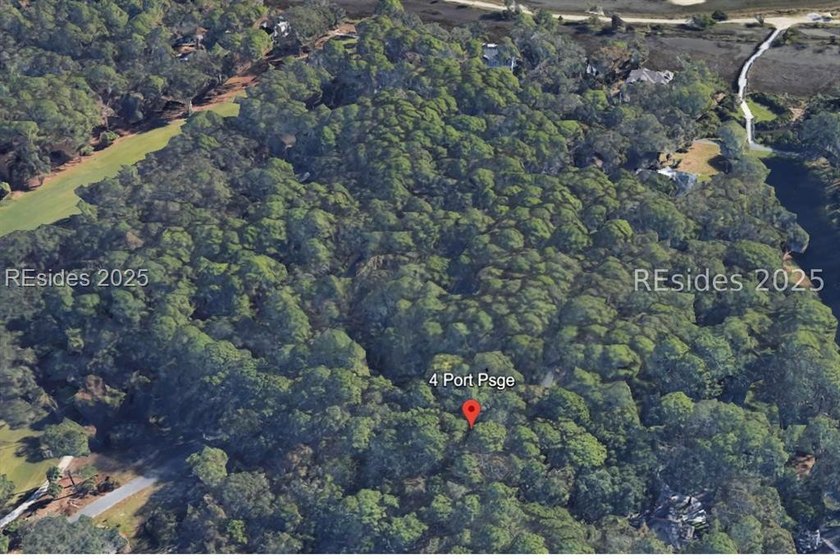 Beautifully wooded golf view lot in the neighborhood of Port - photo 6