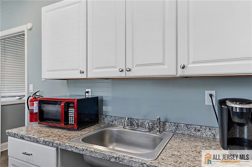 Exceptional opportunity to own a beautifully updated commercial - photo 11