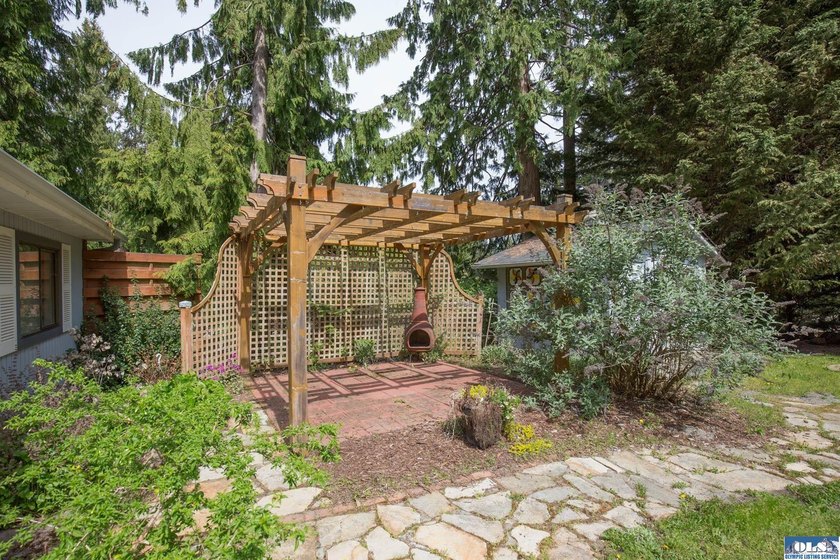 Welcome to this beautiful home on a gorgeous half-acre lot in - photo 5