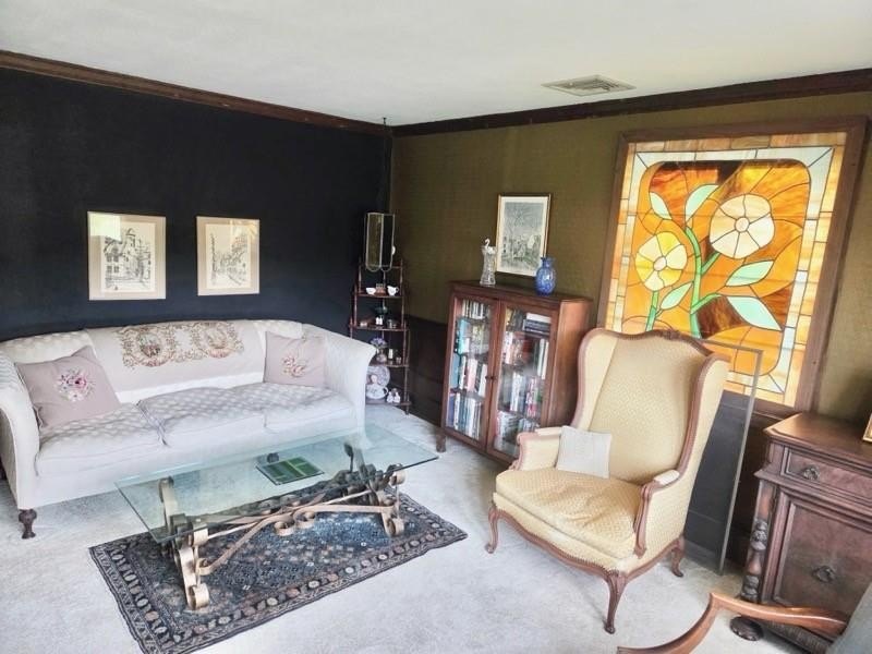 3 BEDROOM SPLIT LEVEL, UPDATED KITCHEN, LOTS OF STORAGE, AND - photo 11