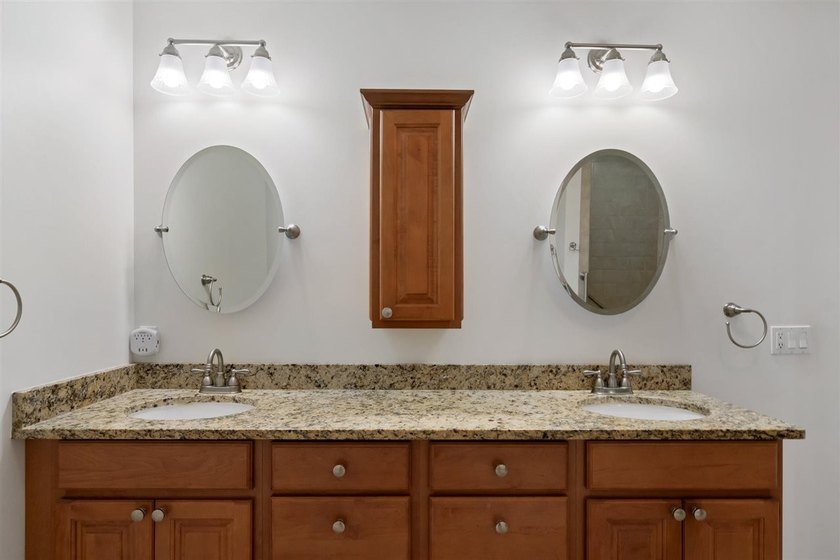 Experience refined living in this beautifully appointed - photo 25