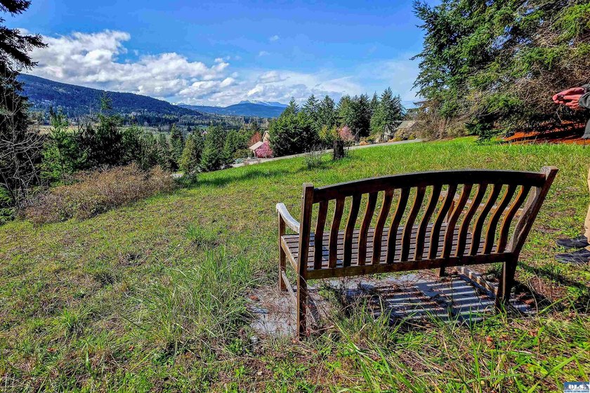 Be the Sunshine on Bell Hill! Experience the perfect blend of - photo 6