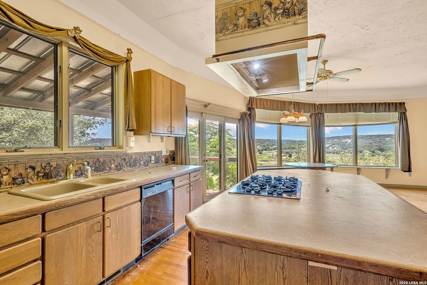 Multiple offer bid deadline is Sunday, July 19 at 5pm. Looking - photo 9