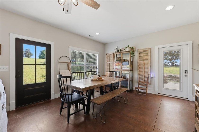 Escape to the perfect blend of rustic charm and modern - photo 10