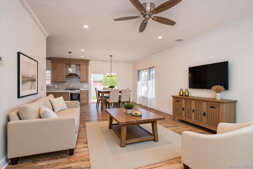 Stunning New Construction Offering Exceptional Craftsmanship &amp; - photo 10