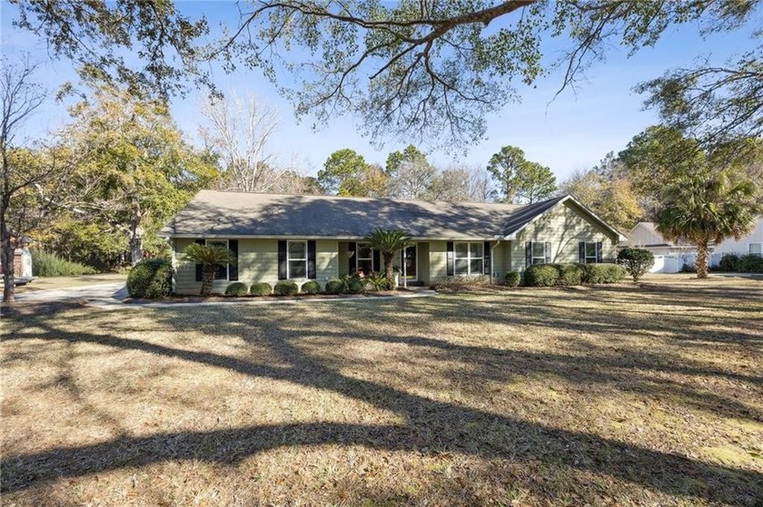 Warning: this house may cause spontaneous pool parties! Located - photo 2