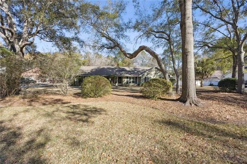 Warning: this house may cause spontaneous pool parties! Located - photo 3