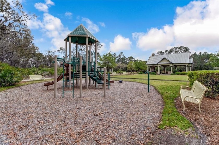 EXCEPTIONAL WOODED HOMESITE IN THE OAKS OF CUMBERLAND HARBOUR - photo 4