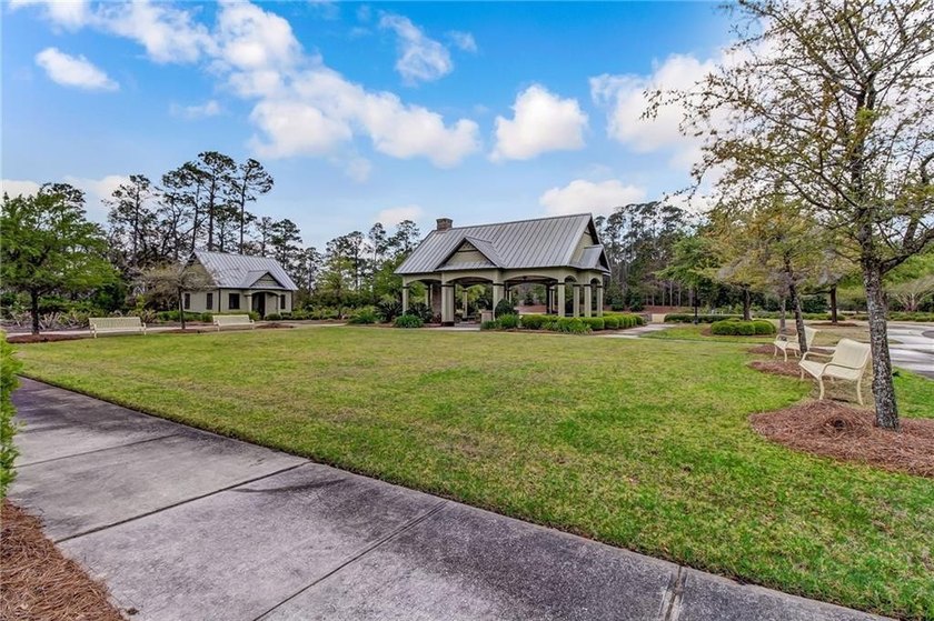 EXCEPTIONAL WOODED HOMESITE IN THE OAKS OF CUMBERLAND HARBOUR - photo 5