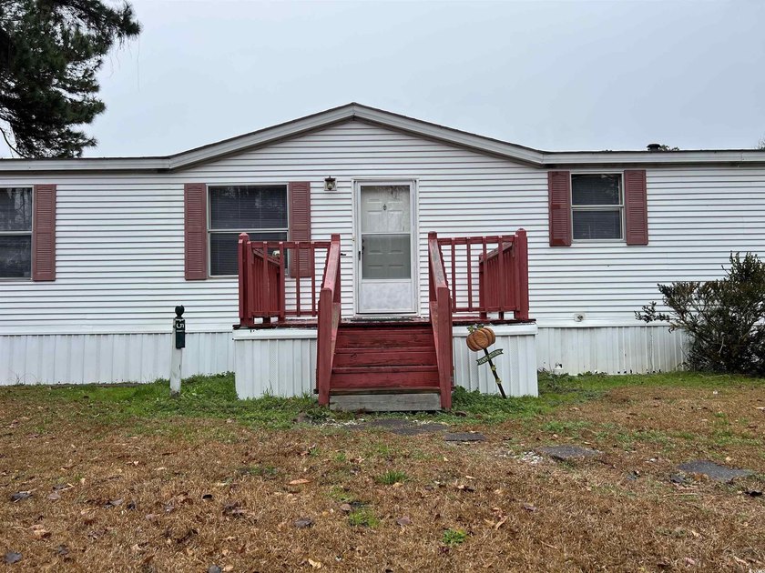Quiet Living at it's Best! Remodeled 3Bed/ 2Bath Home with a - photo 2