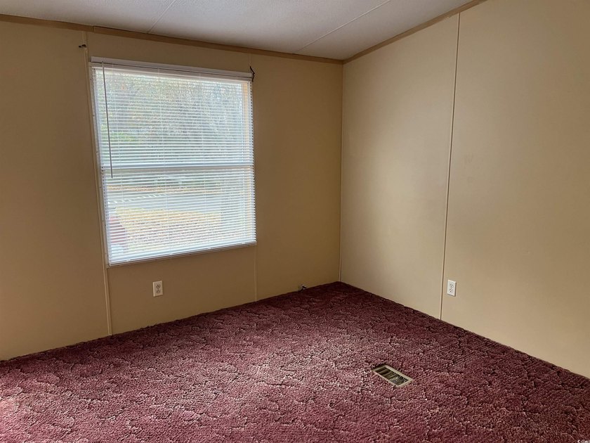 Quiet Living at it's Best! Remodeled 3Bed/ 2Bath Home with a - photo 3