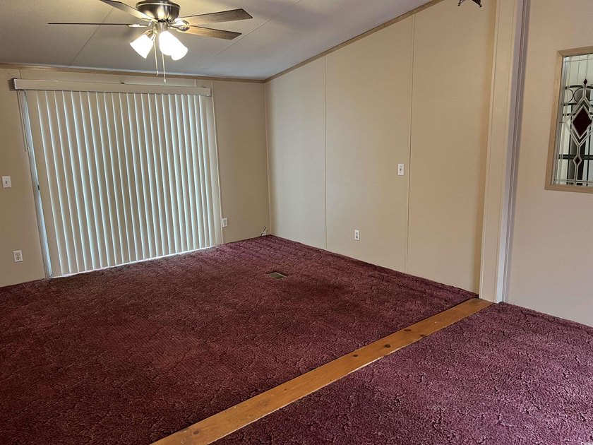 Quiet Living at it's Best! Remodeled 3Bed/ 2Bath Home with a - photo 6