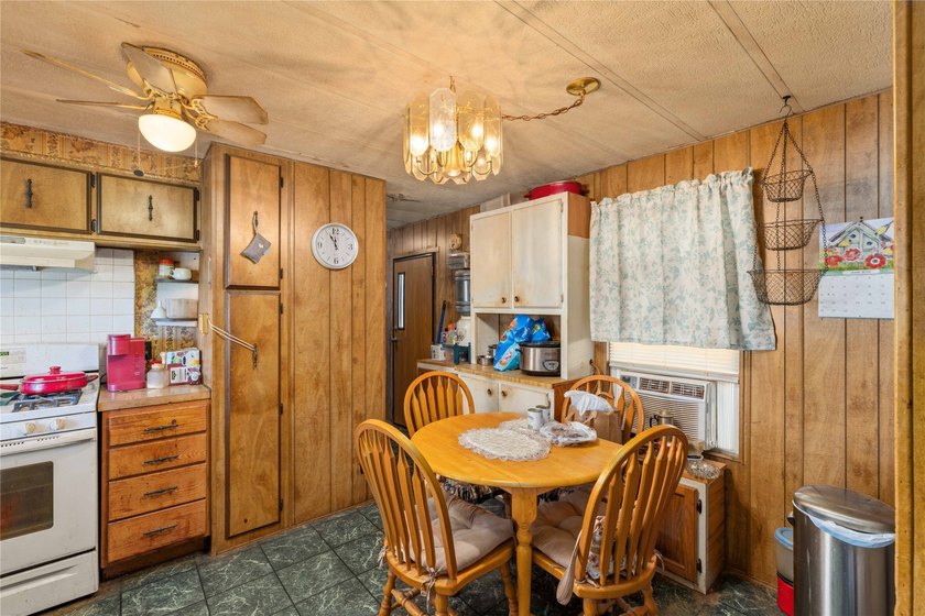 Welcome to your Lake Brownwood escape! Located at 4500 Lake - photo 7