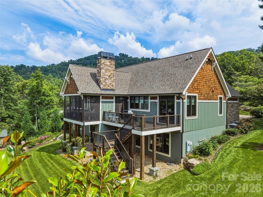 Rarely does a home of this caliber become available in Lakeview - photo 3
