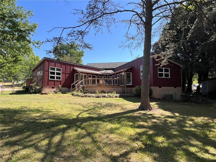 MAJOR PRICE IMPROVEMENT!! Welcome to this beautiful 3 bedroom/3 - photo 3
