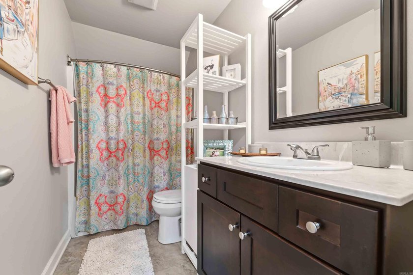 Welcome to this beautifully maintained 3 BR, 2.5-bath home in - photo 21
