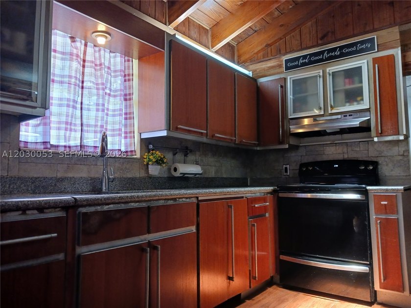 A fantastic, detached DUPLEX/MULTIFAMILY property available - photo 22