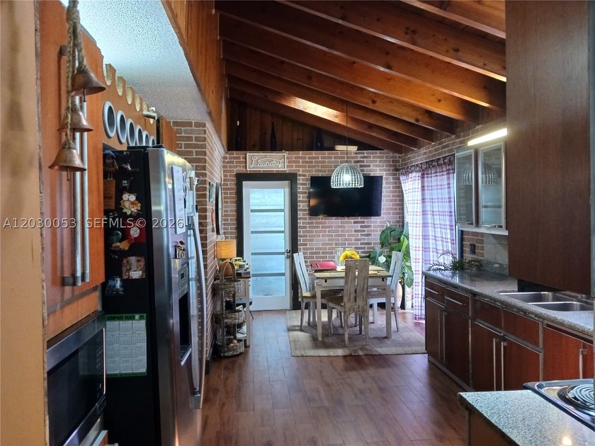 A fantastic, detached DUPLEX/MULTIFAMILY property available - photo 25