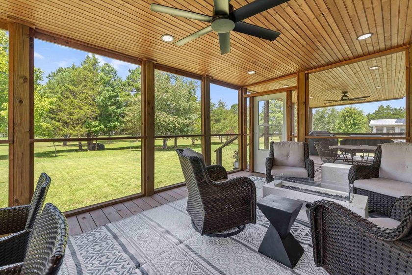 Welcome to this beautifully maintained 3 BR, 2.5-bath home in - photo 27