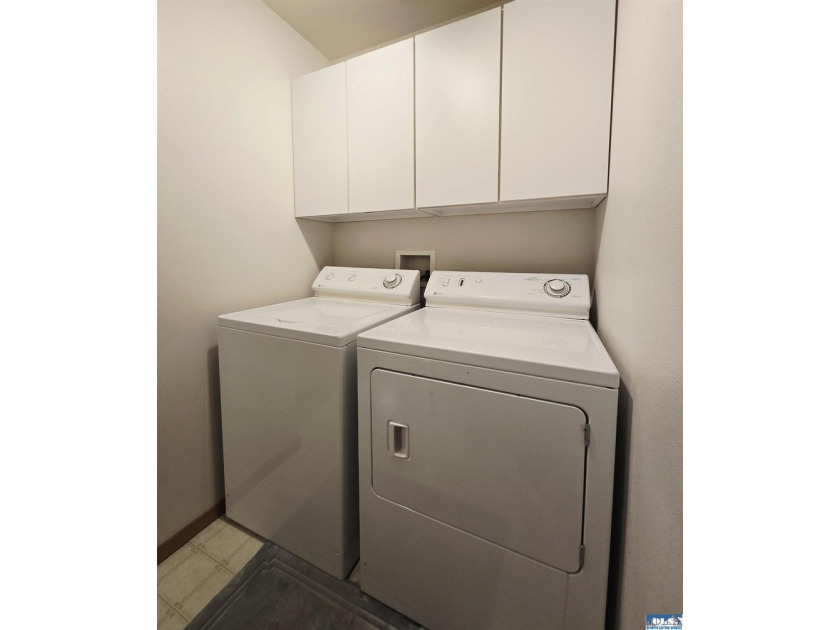 Welcome home to this 3 bedroom, 2 bath 1726 sq. ft. house - photo 27