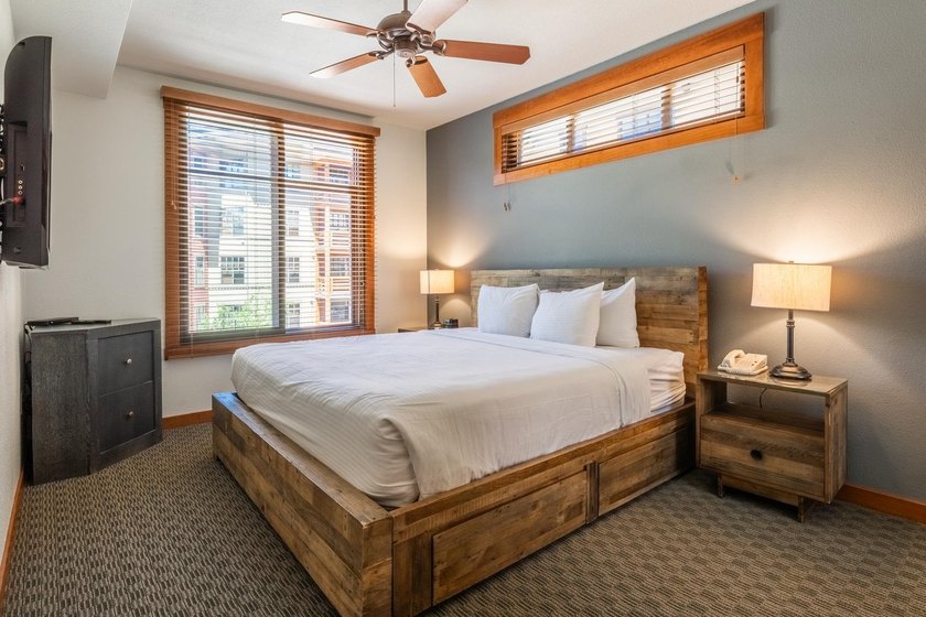 Charming Two-Bedroom, Two-Bathroom Condo in the Heart of the - photo 30