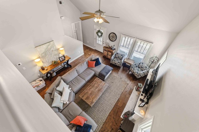 Welcome to this beautifully maintained 3 BR, 2.5-bath home in - photo 32