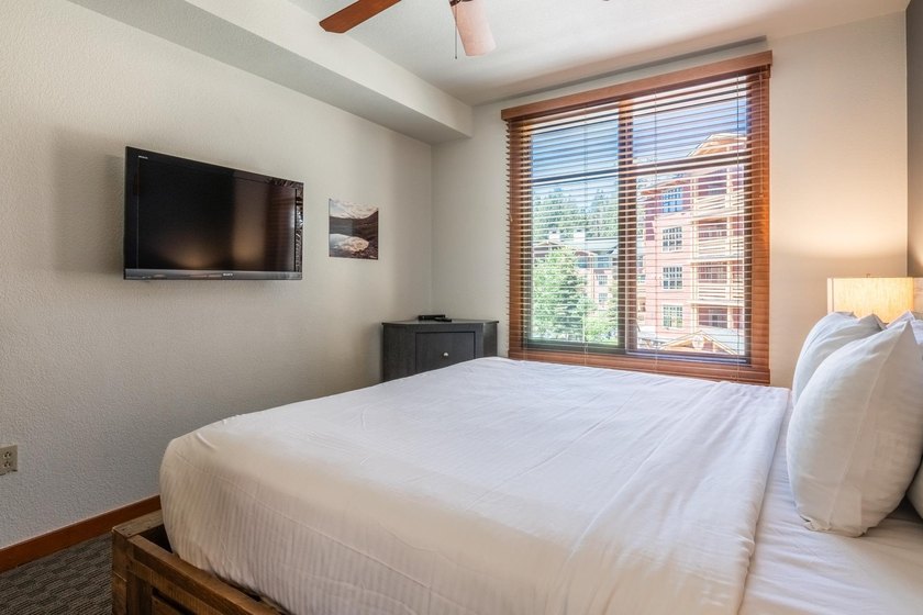 Charming Two-Bedroom, Two-Bathroom Condo in the Heart of the - photo 32