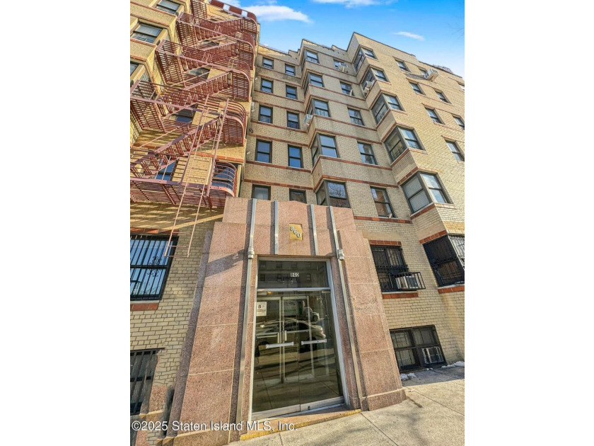 Well maintained two bedroom co-operative building with part-time - photo 2