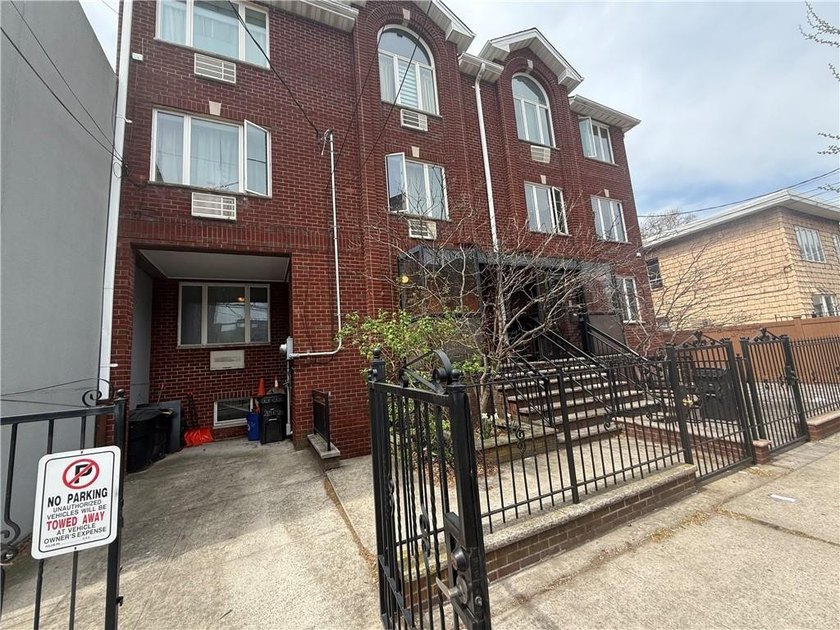 One of a kind all brick multifamily home - Two family - in the - photo 3