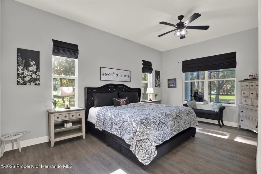 Experience luxury living in the gated GlenLakes Golf &amp; Country - photo 11