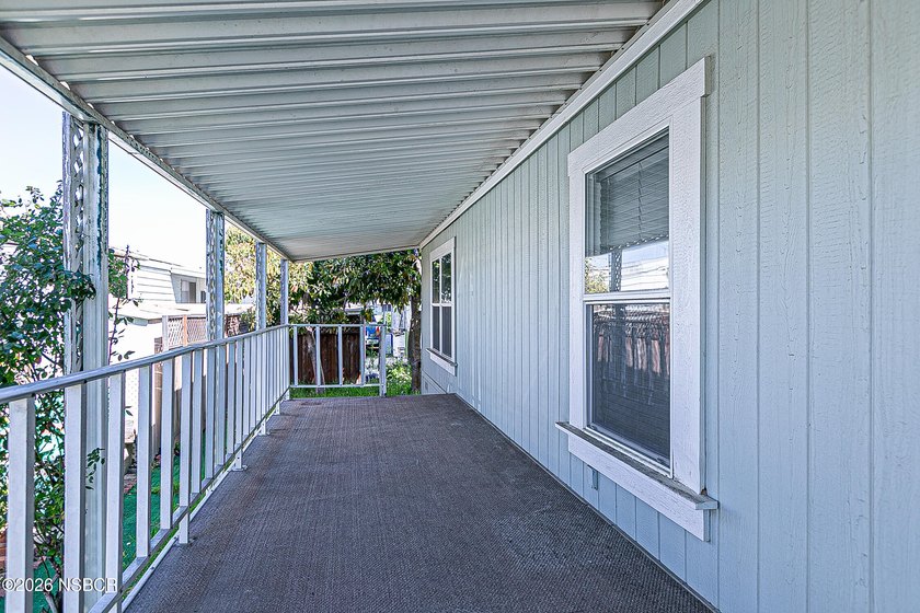 CELEBRATE the CENTRAL COAST LIFESTYLE HERE !!This gorgeous newer - photo 2
