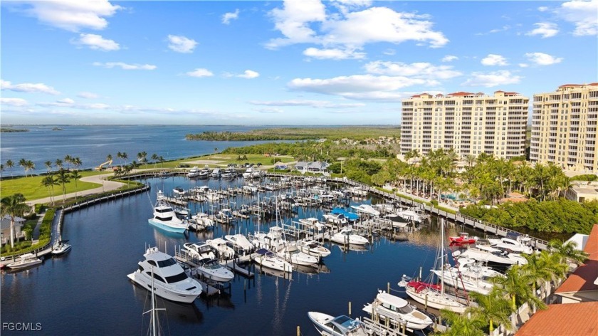 Nestled in the heart of Cape Coral, this exquisite waterfront - photo 4