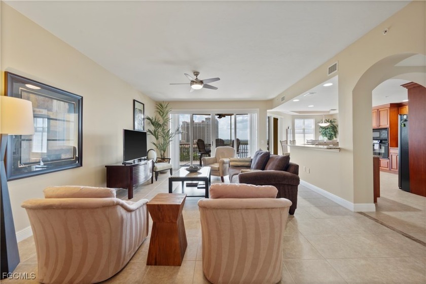 Nestled in the heart of Cape Coral, this exquisite waterfront - photo 8