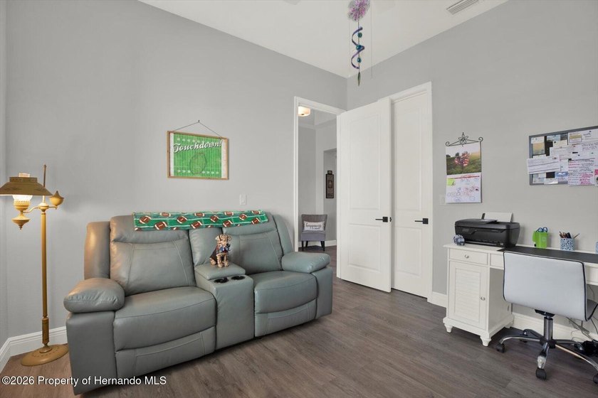 Experience luxury living in the gated GlenLakes Golf &amp; Country - photo 22