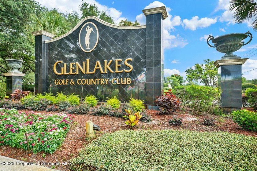Experience luxury living in the gated GlenLakes Golf &amp; Country - photo 34