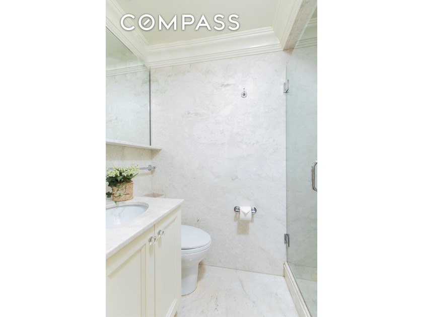 Convertible 2 BDRM! Welcome to high floor views and incredible - photo 5