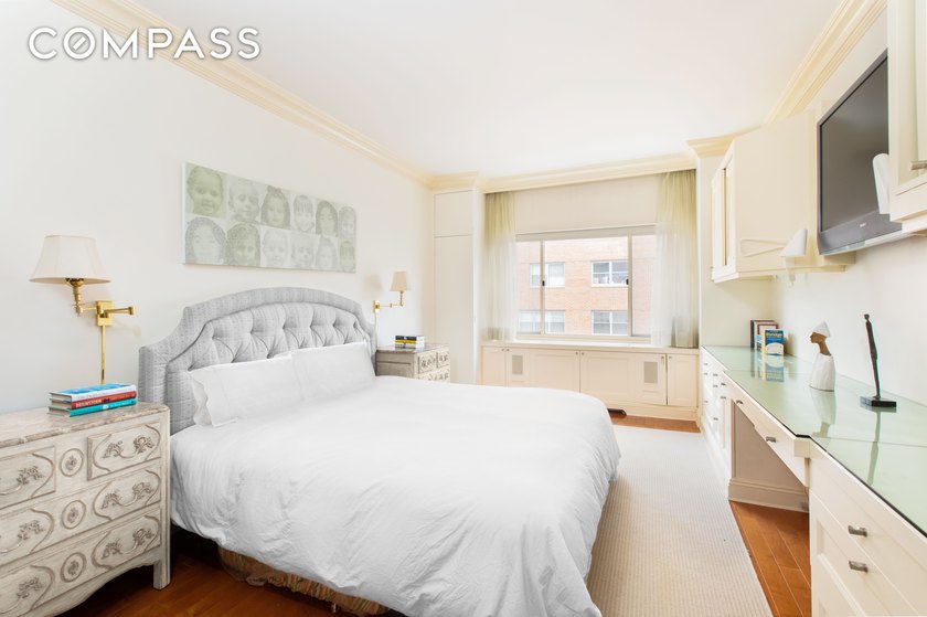 Convertible 2 BDRM! Welcome to high floor views and incredible - photo 6