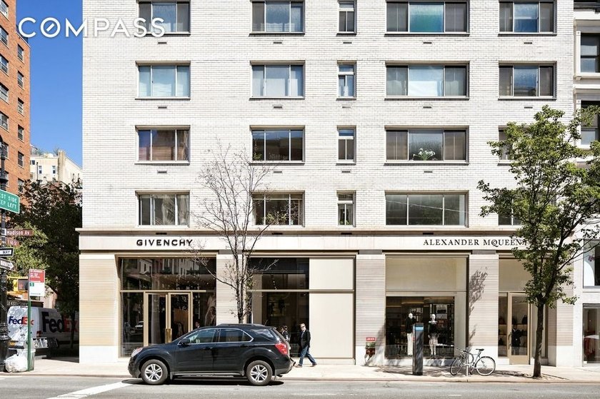 Convertible 2 BDRM! Welcome to high floor views and incredible - photo 8