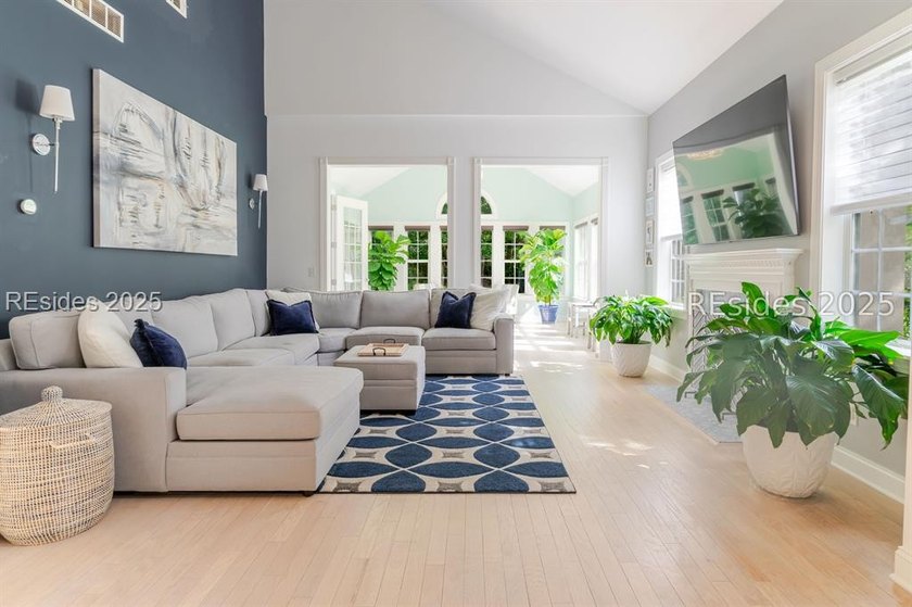 This stunning, end-unit townhome features a grand two-story - photo 7