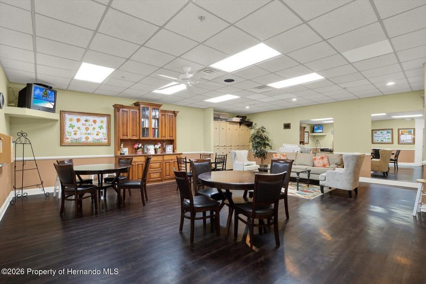 Experience luxury living in the gated GlenLakes Golf &amp; Country - photo 49
