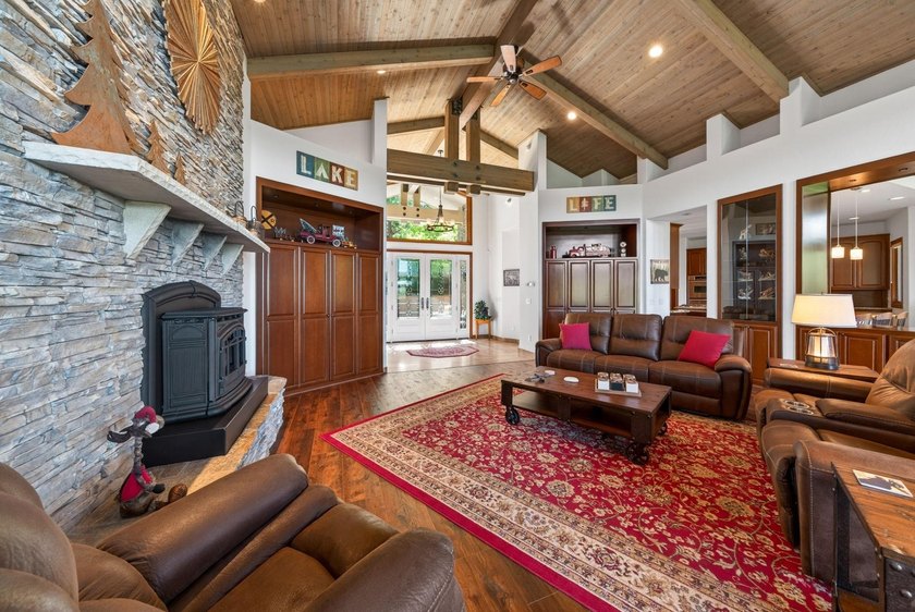 TIMELESS.... ELEGANCE...Meets Mountain Majesty in this Stunning - photo 8