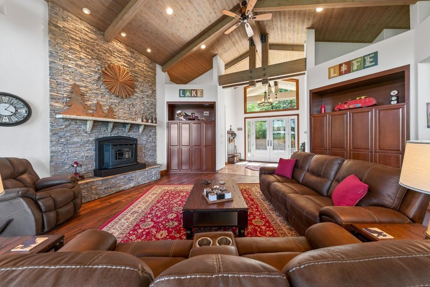 TIMELESS.... ELEGANCE...Meets Mountain Majesty in this Stunning - photo 10