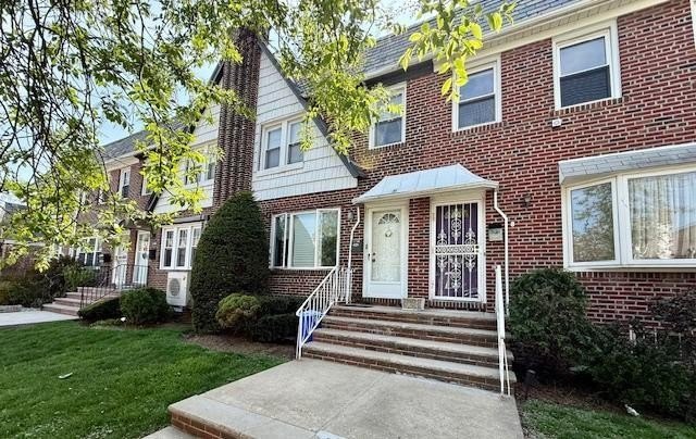 Marine Park! This well maintained 3 Bedroom Brick duplex has an - photo 3